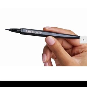 Matte Black Eyeliner Pen